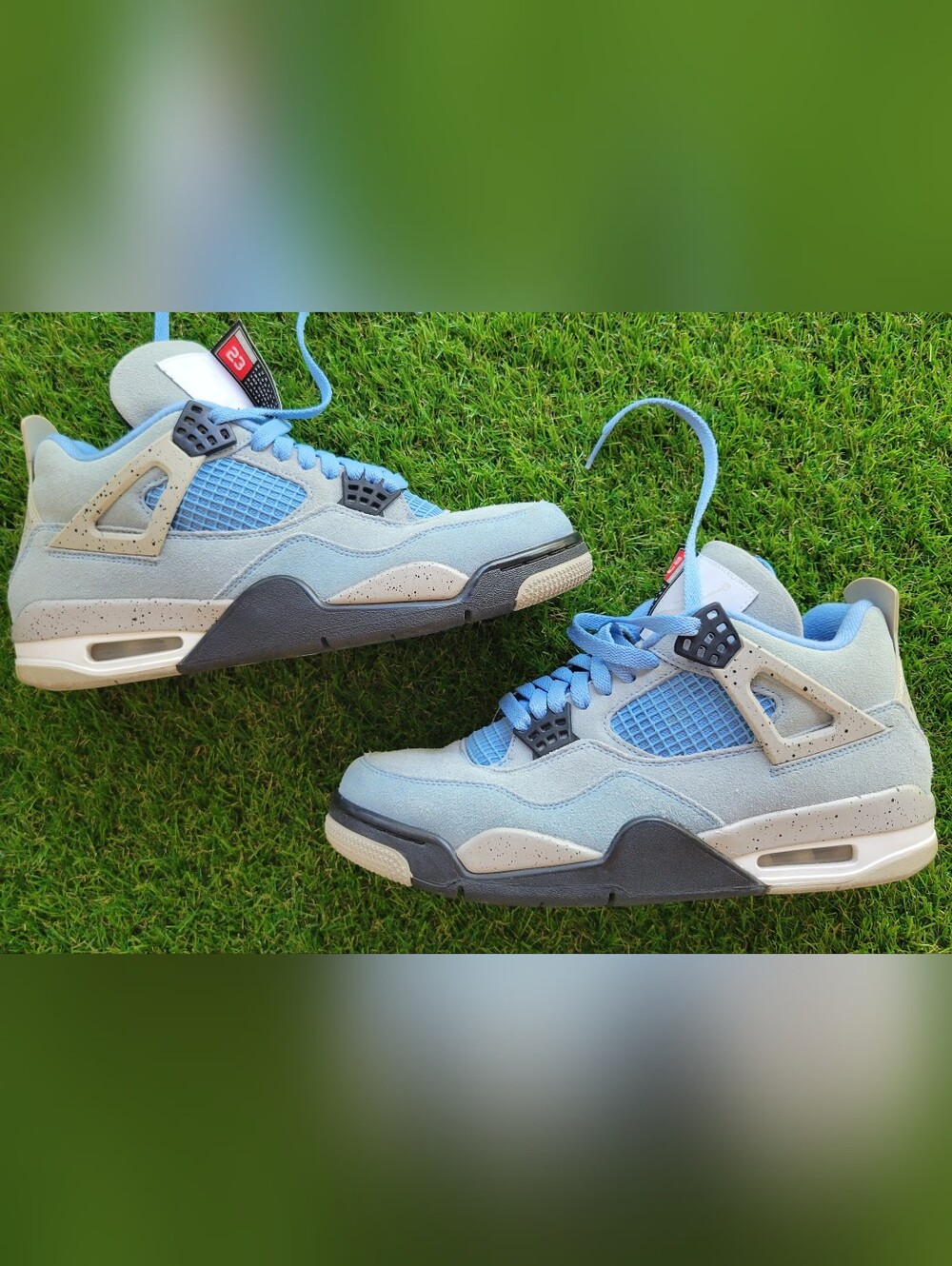 Jordan 4 UNC size 8.5